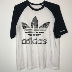Men’s adidas T-shirt pin hole by Tag Medium